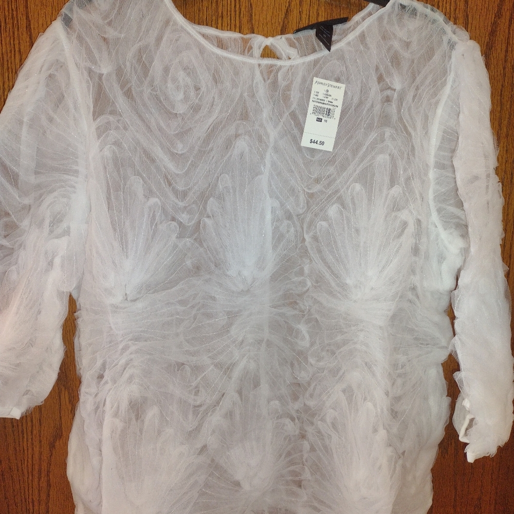 Ashley Stewart abstract puff elbow top